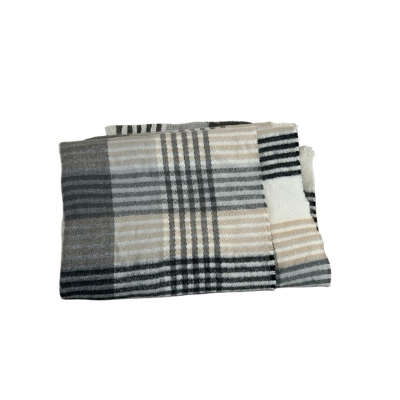 Zara Oversized Plaid Black/White/Grey Blanket Thick Scarf - Picture 1 of 4